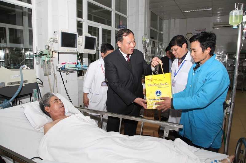 Bệnh viện đa khoa tỉnh Hải Dương tổ chức chương trình “Xuân ấm tình người và tiếp sức người bệnh” xuân Mậu Tuất 2018